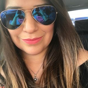 Meet your Posher, Lori